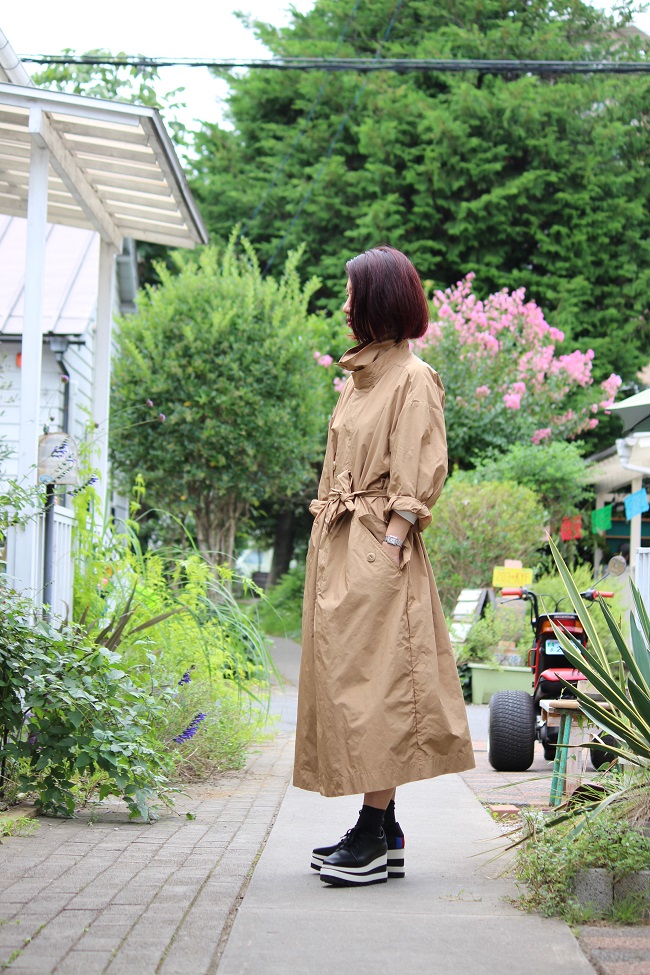HOLIDAY / WIND COAT. – C.E.L.STORE NOTE